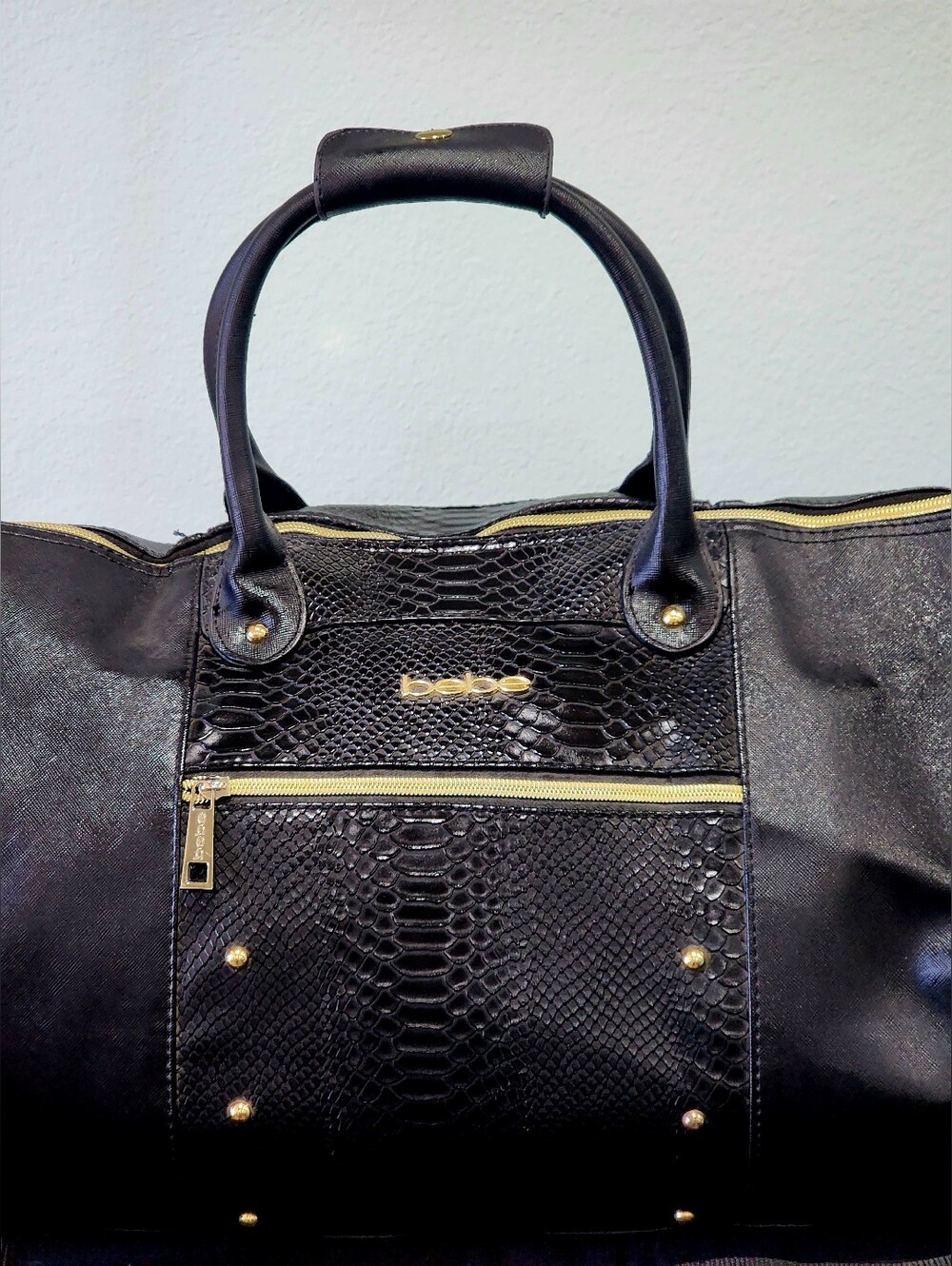 Bebe | Ellisa 22" Weekend Travel Duffel Bag | Black & Gold Faux Snakeskin - Picture 4 of 11